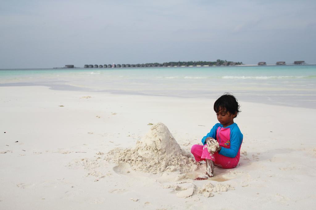 Kaafu Inn Guraidhoo Exterior photo